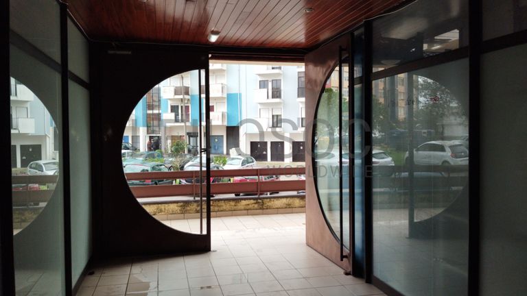 Loja N.º 5 · Urbanização do Loreto, Coimbra