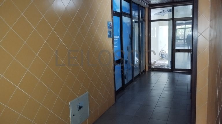 Loja N.º 5 · Urbanização do Loreto, Coimbra