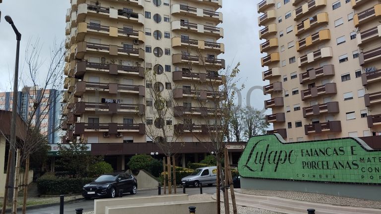 Loja N.º 5 · Urbanização do Loreto, Coimbra