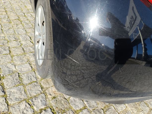 Peugeot 208 · Ano 2013