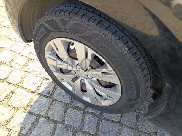 Peugeot 208 · Ano 2013