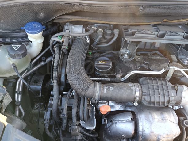 Peugeot 208 · Ano 2013