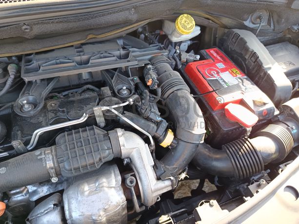 Peugeot 208 · Ano 2013