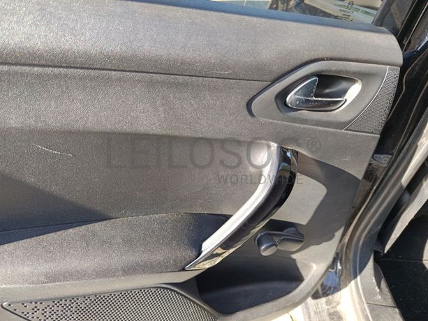 Peugeot 208 · Ano 2013