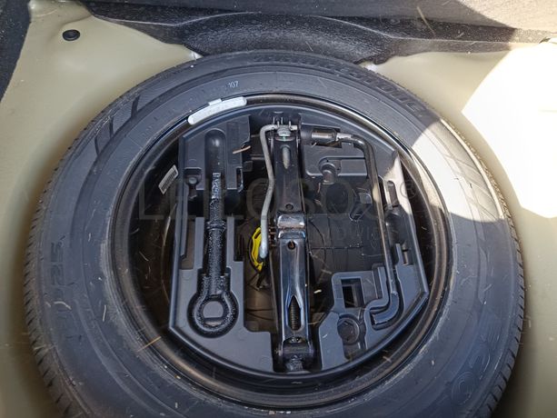 Peugeot 208 · Ano 2013