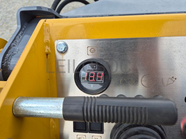 Mini Giratória Machpro MP-S805 · Ano 2025