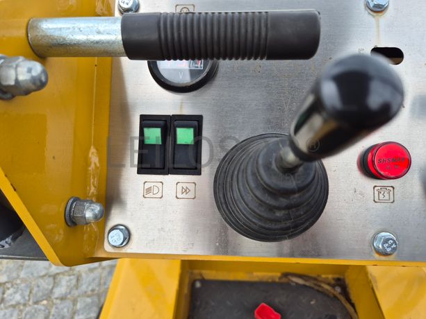 Mini Giratória Machpro MP-S805 · Ano 2025