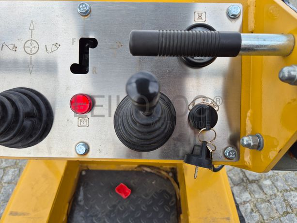 Mini Giratória Machpro MP-S805 · Ano 2025