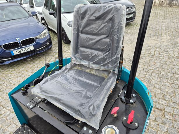 Mini Giratória JPC KV12 · Ano 2025