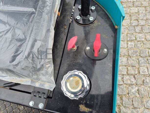 Mini Giratória JPC KV12 · Ano 2025