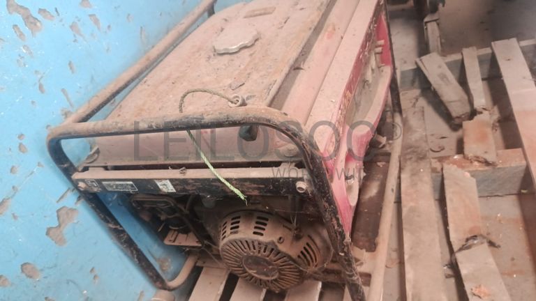 Um gerador - Honda EP6500CXS