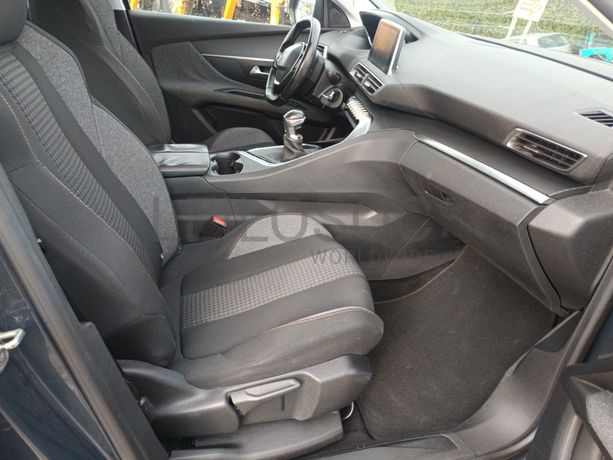 Peugeot 3008 · Ano 2017