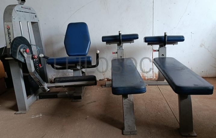 Banco para Exercício e Camas para Peitoral