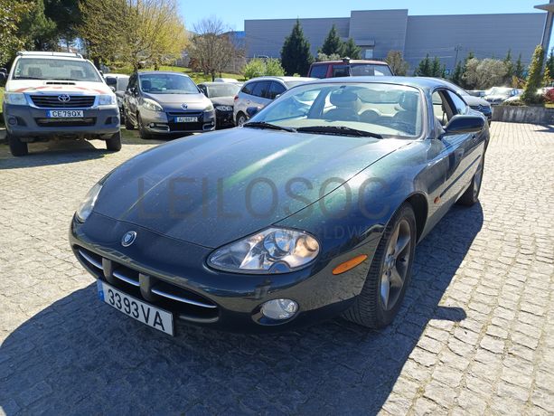 Jaguar XK8 · Ano 2001