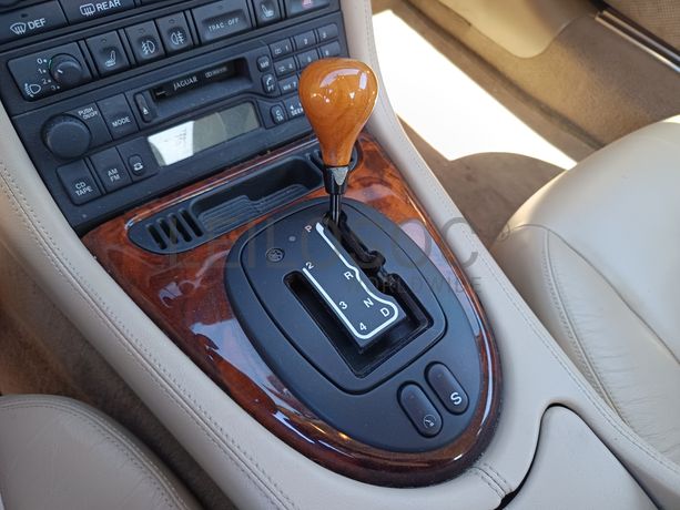 Jaguar XK8 · Ano 2001