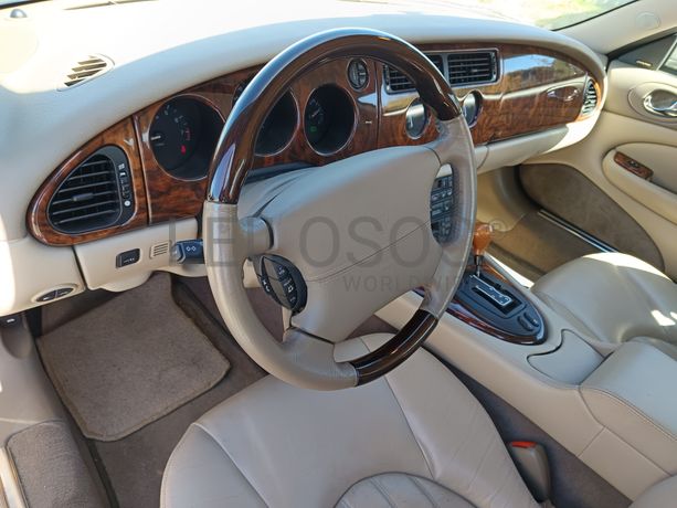 Jaguar XK8 · Ano 2001