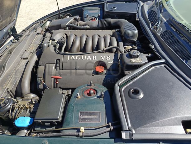 Jaguar XK8 · Ano 2001