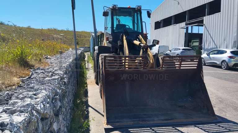 Pá carregadora Escavadora "KOMATSU WA 100-M 5 WS"