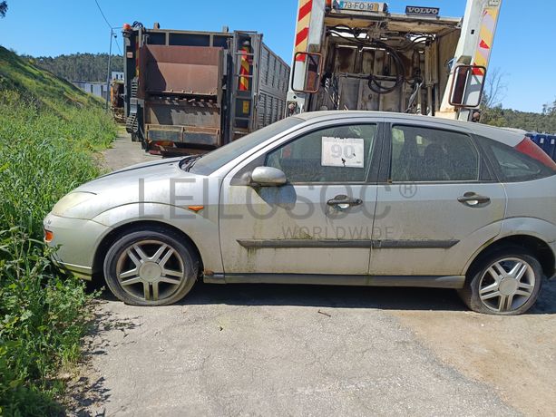 Ford Focus · Ano 2001