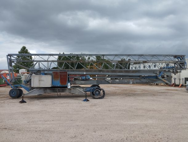 Grua auto-montante