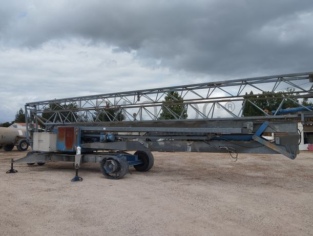 Grua auto-montante