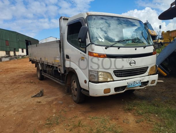 Hino Dutro 3,30m - 2000