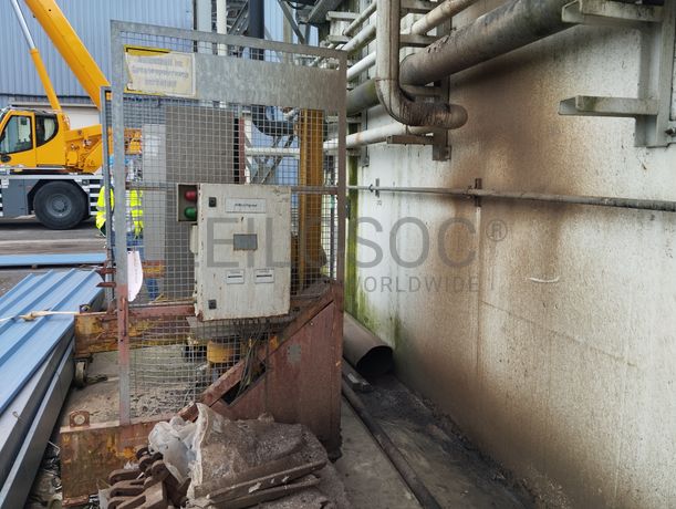 Elevador de contentores
