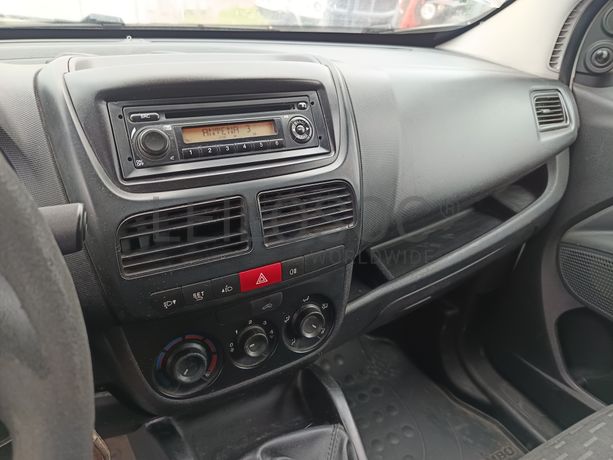 Opel Combo · Ano 2016