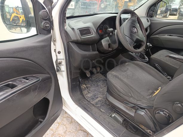 Opel Combo · Ano 2016