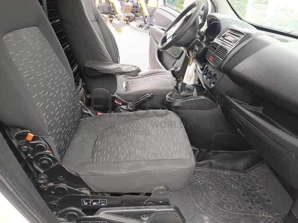 Opel Combo · Ano 2016