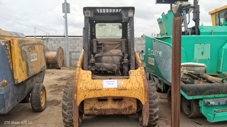Mini-Pá Carregadora Tipo Bobcat 2,5 T CATERPILLAR 226B3