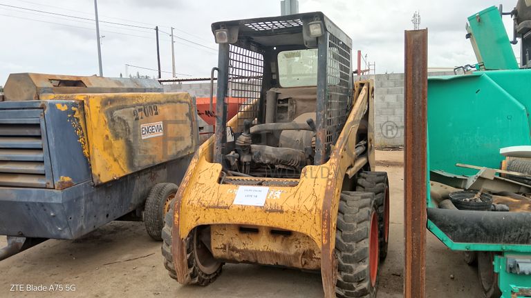 Mini-Pá Carregadora Tipo Bobcat 2,5 T CATERPILLAR 226B3