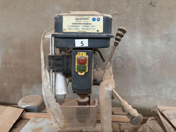 Máquina de furar de bancada