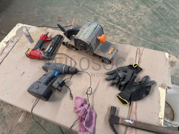 Fotografia de equipamento: Máquinas manuais diversas