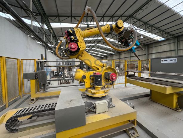 Fotografia de equipamento: Robot de soldadura