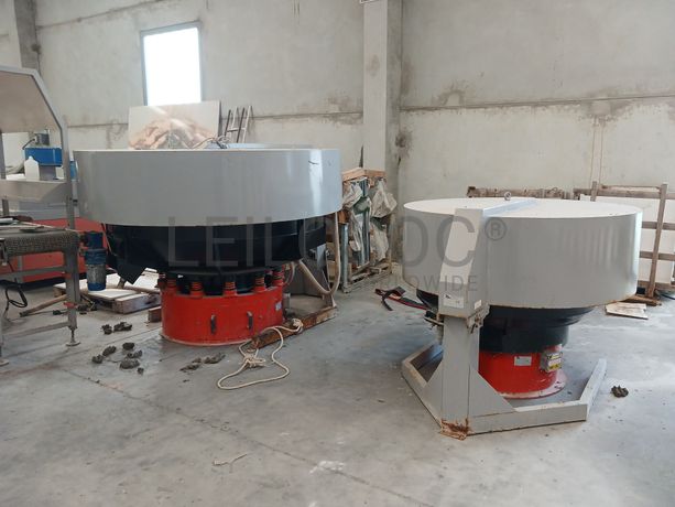 Fotografia de equipamento: Máquinas Vibratórias circulares