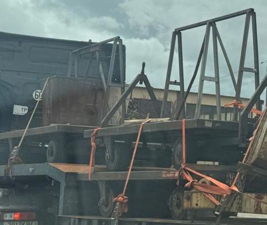 Fotografia de equipamento: Carros de Transporte