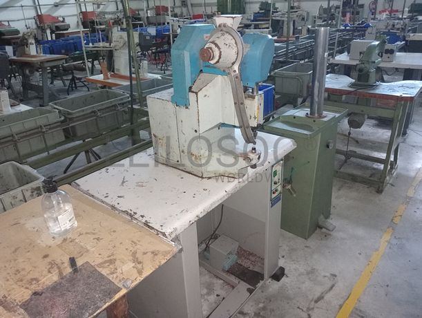 Máquinas de Ilhoses · Entretelar · Rentear · Dobrar · Coser e Virar Canos · Aplicar