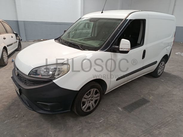 Fotografia de veículo: Fiat Doblo · Ano 2015