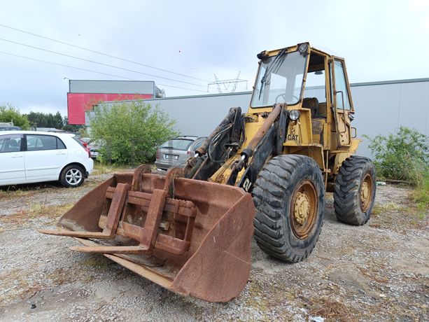 Fotografia de equipamento: Pá Carregadora Caterpillar