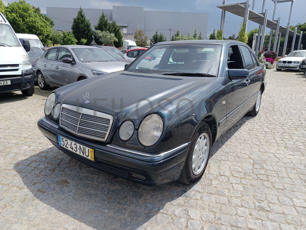 Fotografia de veículo: Mercedes-Benz E230 · Ano 1997