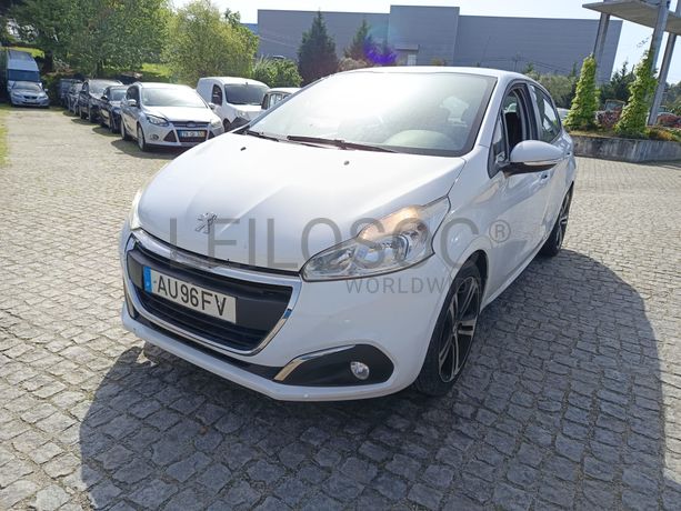 Fotografia de veículo: Peugeot 208 · Ano 2016