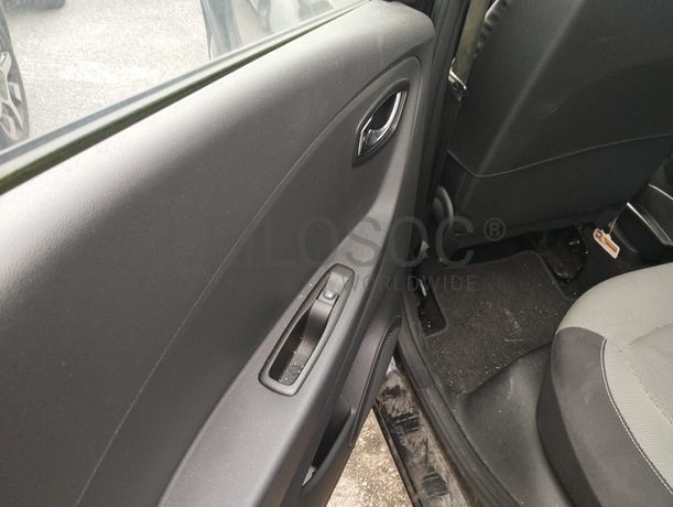Renault Captur 1.5 dCi · Ano 2013