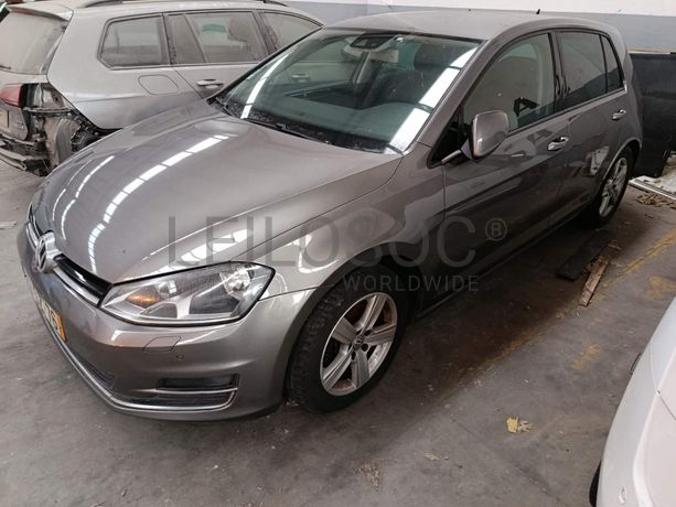 Fotografia de veículo: Volkswagen Golf  · Ano 2013
