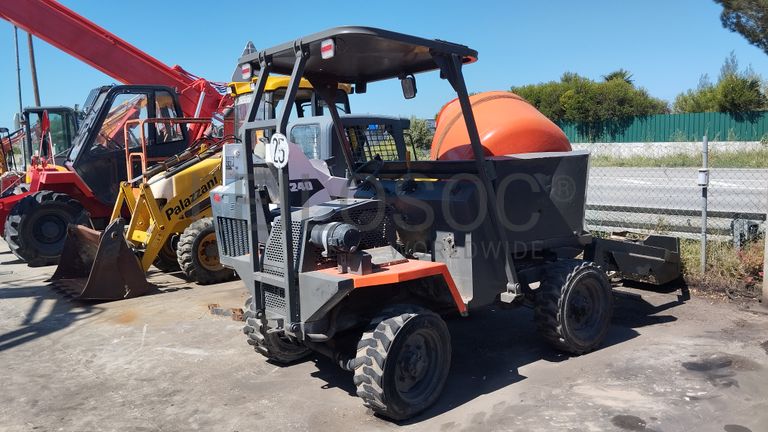 Fotografia de equipamento: Autobetoneira Piquersa