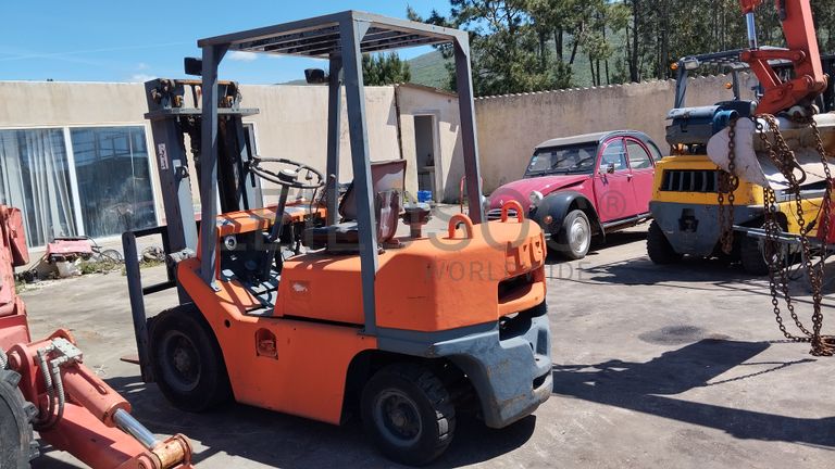 Empilhador TCM FD25