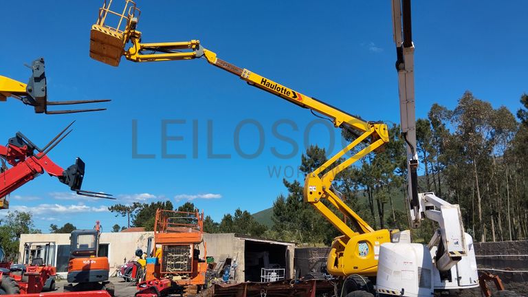 Fotografia de equipamento: Plataforma elevatória articulada HAULOTTE HA18PXNT 