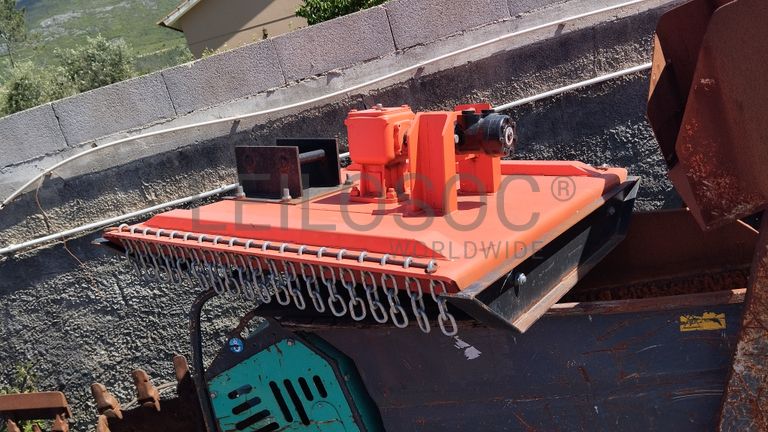 Fotografia de equipamento: Corta mato de correntes 0,90m