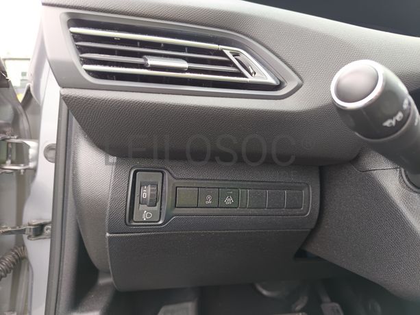 Peugeot 308 · Ano 2020
