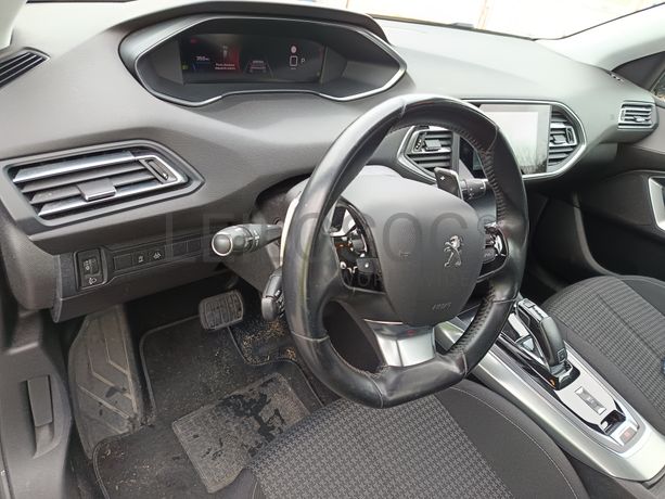 Peugeot 308 · Ano 2020